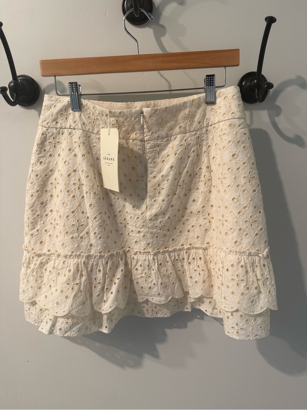 Sezane Cream Eyelet Tiered Mini Skirt NWT - Picture 3 of 10